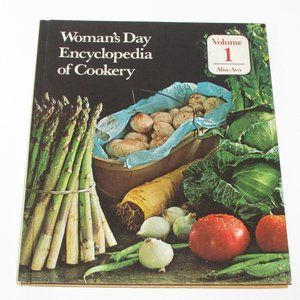 Vintage Cookbook Woman's Day Encyclopedia of Cookery 1 1979